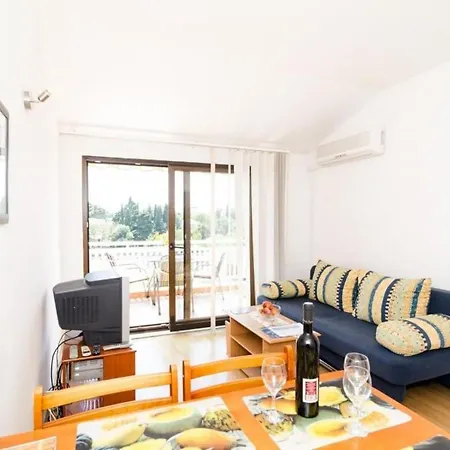 Princ Hrvoje- One-bedroom With Balcony- 1 Apartment *