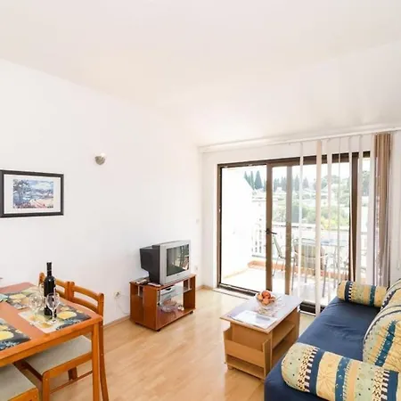 Princ Hrvoje- One-bedroom With Balcony- 1 * Дубровник